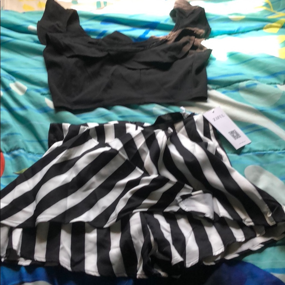 Two piece set - Picture 2 of 2
